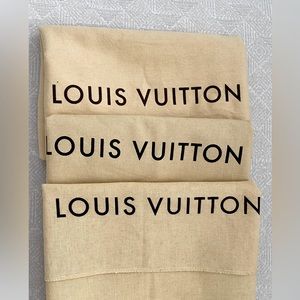 💲39.00 Each👈 💯Authentic Louis Vuitton Dustbag.